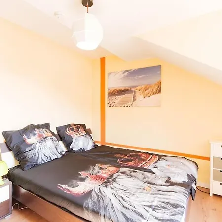 - 3-bedroom Luxury: Central & Spacious In & Big Tv And Kitchen - Apartman