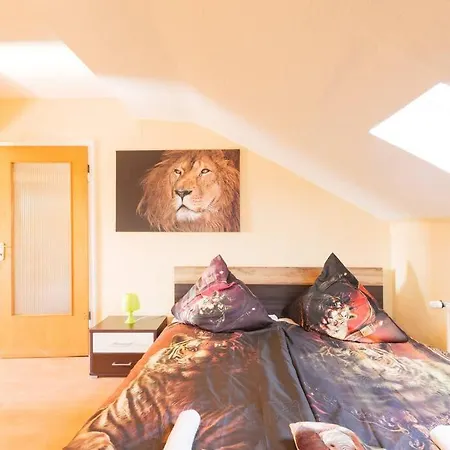 Apartment - 3-bedroom Luxury: Central & Spacious In & Big Tv And Kitchen - *