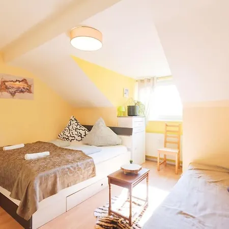 - 3-bedroom Luxury: Central & Spacious In & Big Tv And Kitchen - Apartman