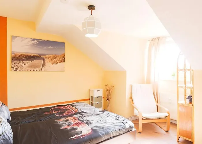 - 3-bedroom Luxury: Central & Spacious In & Big Tv And Kitchen -